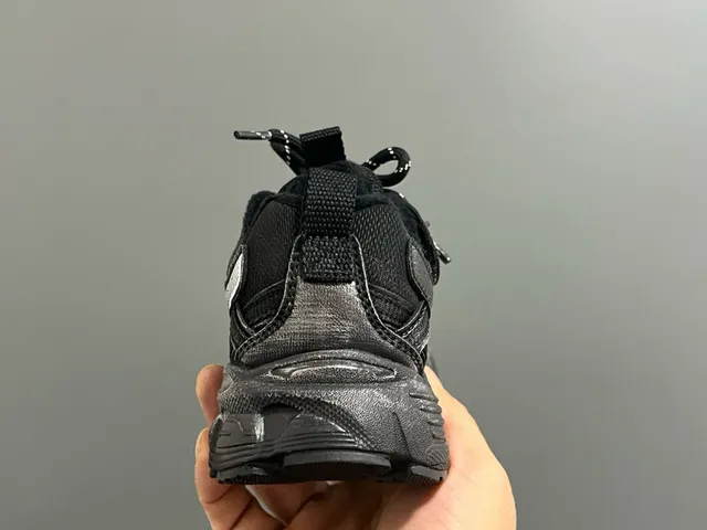 New Balance حذاء رياضي أسود رمادي كعب أسود رمادي طبقات علوية حذاء سميك 8