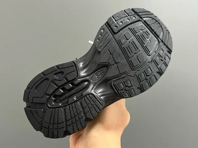 New Balance حذاء رياضي أسود رمادي كعب أسود رمادي طبقات علوية حذاء سميك 11