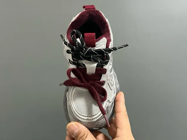 New Balance حذاء رياضي أسود رمادي كعب أسود رمادي طبقات علوية حذاء سميك 21