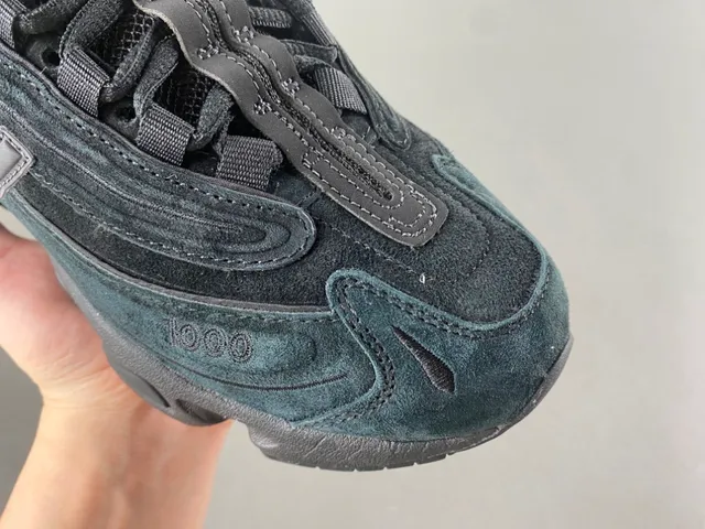 New Balance أسود حذاء مع قاعدة منحوتة جلد ناعم وشبكة الجزء العلوي حذاء رياضي سميك 2