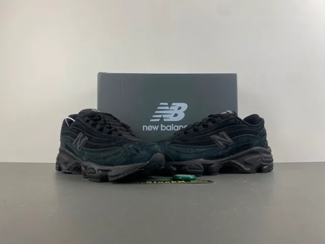 New Balance أسود حذاء مع قاعدة منحوتة جلد ناعم وشبكة الجزء العلوي حذاء رياضي سميك 13
