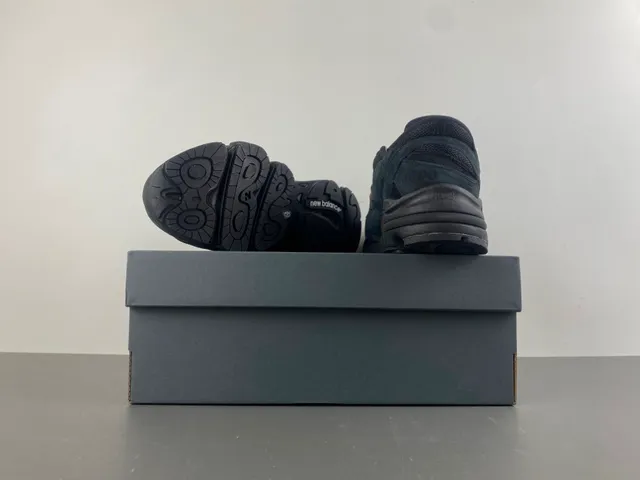 New Balance أسود حذاء مع قاعدة منحوتة جلد ناعم وشبكة الجزء العلوي حذاء رياضي سميك 16