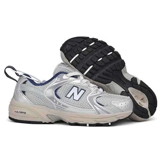 New Balance Chaussures lifestyle noires et blanches avec midsole chunky, empeigne hybride mesh-synthetique 6