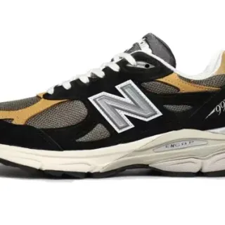 New Balance Black Yellow Layered Mesh And Suede Upper Contrasting Mustard Overlays Lifestyle Sneakers
