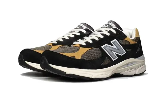 New Balance Sneakers Lifestyle avec upper mesh et daim noir et jaune, superpositions contrastantes de moutarde 5
