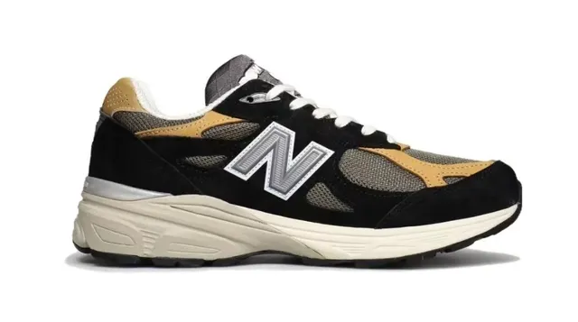 New Balance Sneakers Lifestyle avec upper mesh et daim noir et jaune, superpositions contrastantes de moutarde 6