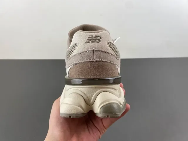 New Balance Chaussures Chunky Marron Beige Suede Mesh Mélangés Sola Médiane 4