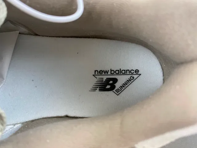 New Balance Chaussures Chunky Marron Beige Suede Mesh Mélangés Sola Médiane 7