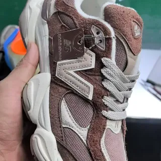 New Balance Brown Beige Silhouette Suede And Mesh Paneling Chunky Sneakers