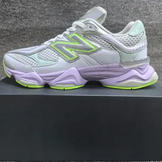 New Balance حذاء رياضي رمادي بنفسجي كثيف مع شبكي وطبقة اصطناعية