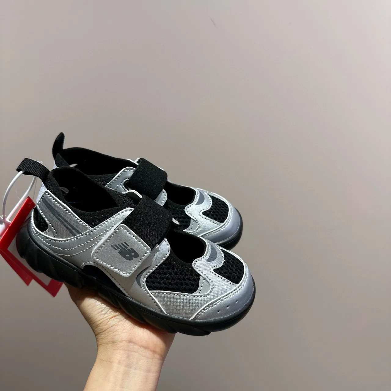 New Balance صندل كاجوال وردي بنفسجي منصة سميكة إغلاق بأحزمة مزدوجة 24