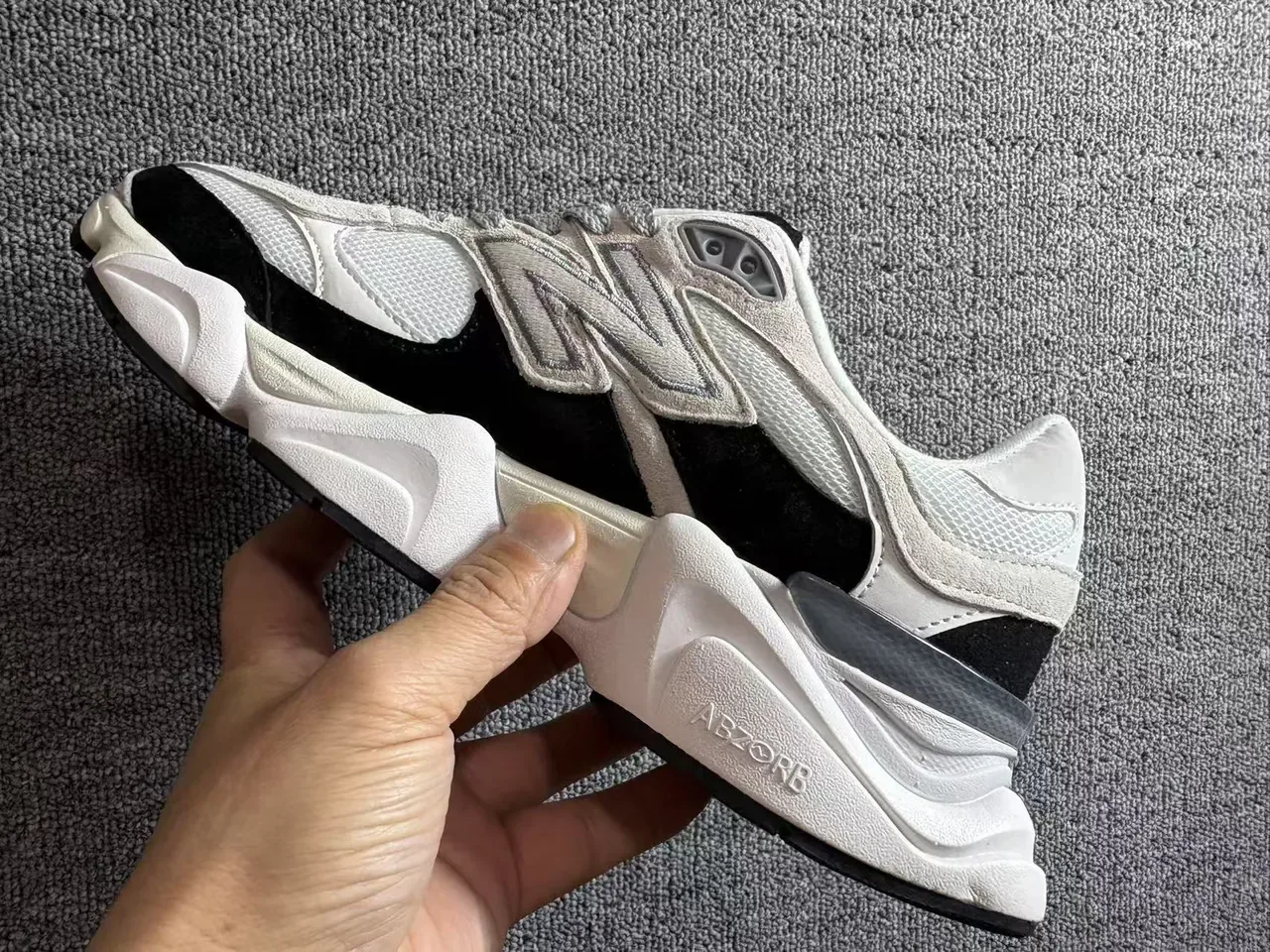 New Balance White Black Midsole Multi-Material Upper Chunky Sneakers 4