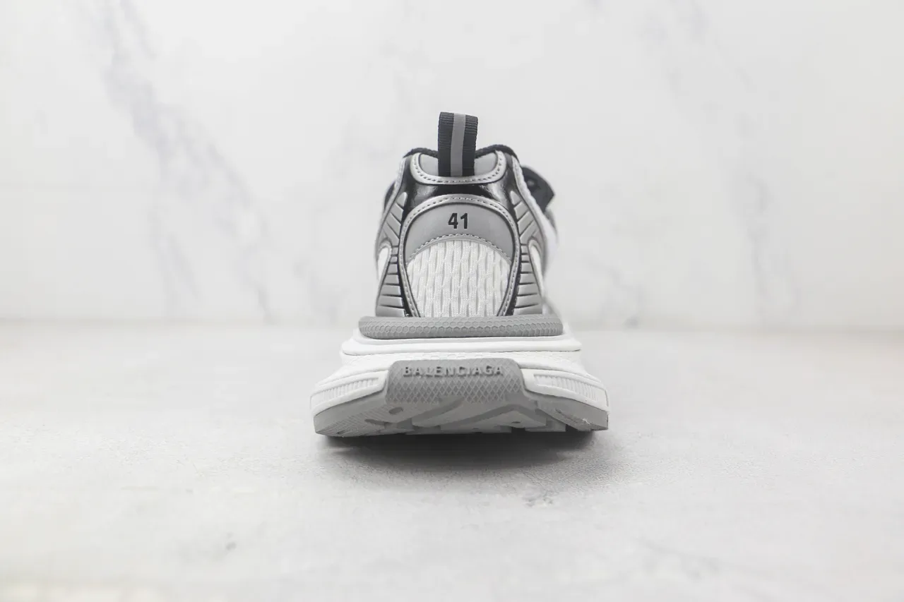 New Balance Tênis Chunky Branco Cinza com Upper de Malla Hexagonal Sintética em Cage Layered 9