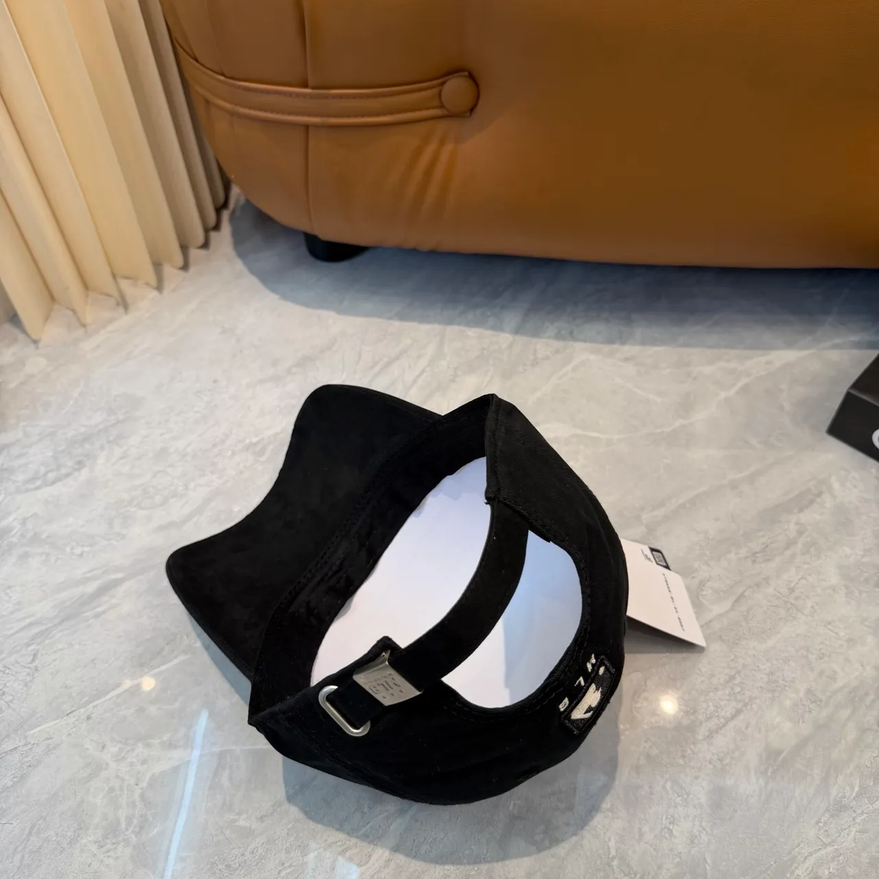 New Era Black White Structured Crown Embroidered Front Logo Baseball Cap 8