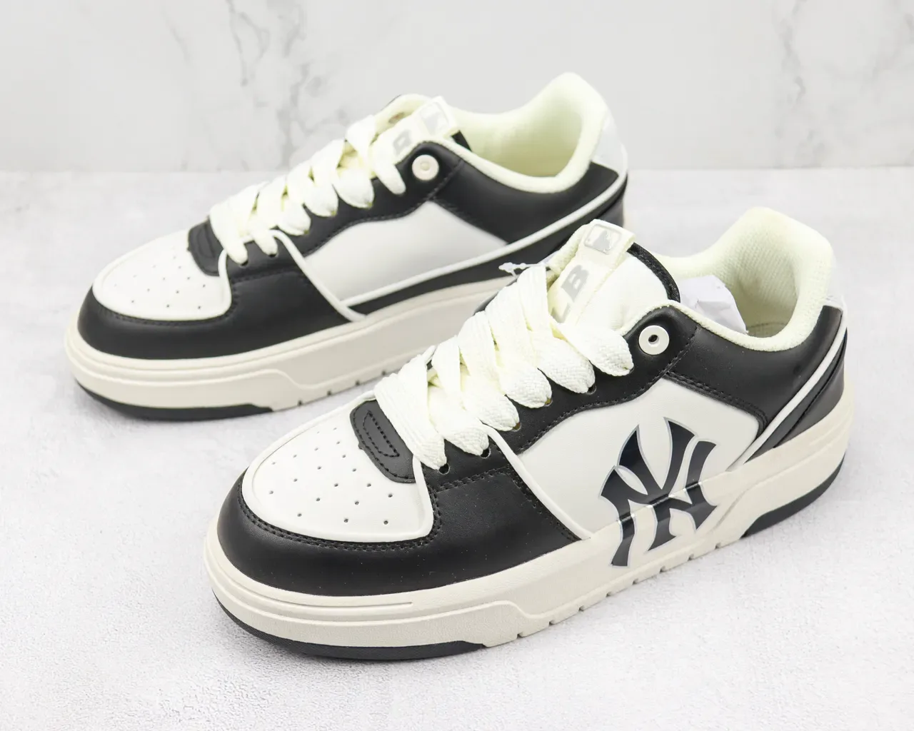 New Era MLB Lifestyle Sneaker Black White Platform Sole Oversized Embroidered Logo Lifestyle Sneakers 4