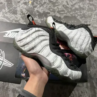 Nike Air Foamposite One Crackle White Black Lifestyle Sneakers