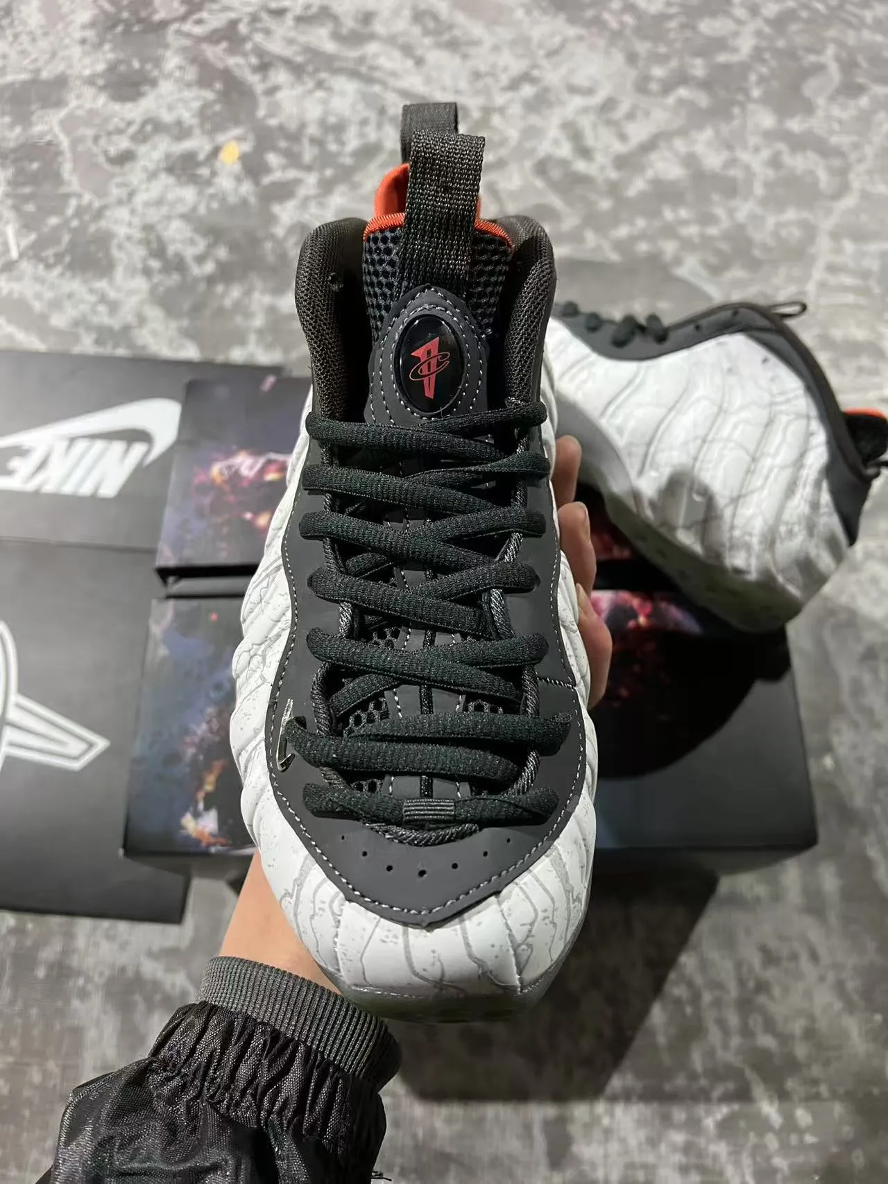 Nike Air Foamposite One Crackle White Black Lifestyle Sneakers 3