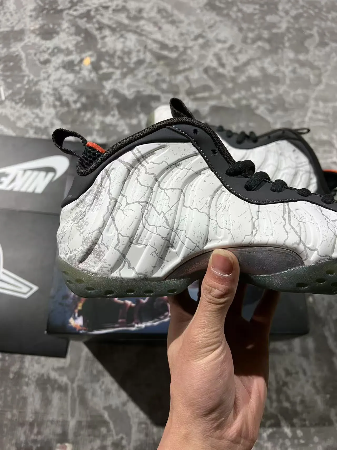 Nike Air Foamposite One Crackle White Black Lifestyle Sneakers 7