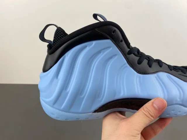 Nike Air Foamposite One Chaussures de basketball bleu clair et noir 3