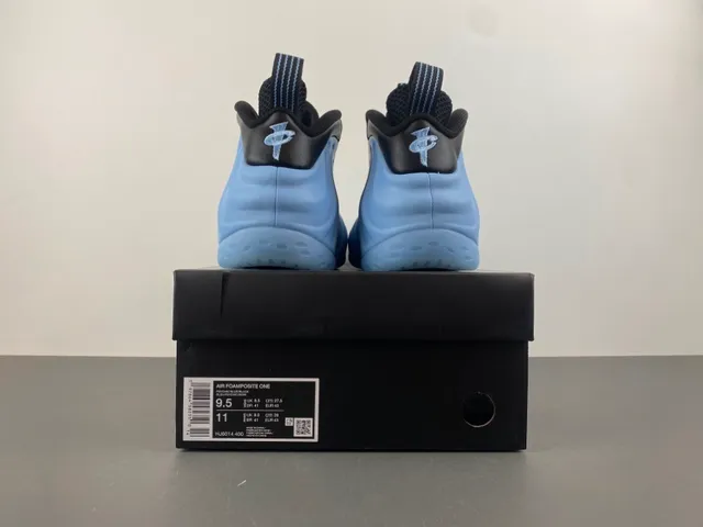 Nike Air Foamposite One Chaussures de basketball bleu clair et noir 18