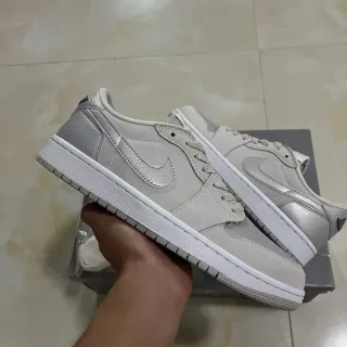 Nike Air Force 1 Low 金属灰 生活方式运动鞋