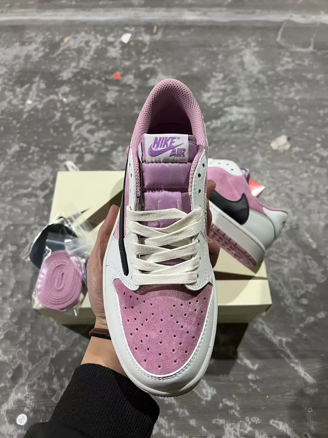 Nike Air Force 1 Low Chaussures Lifestyle Rose et Blanc 3