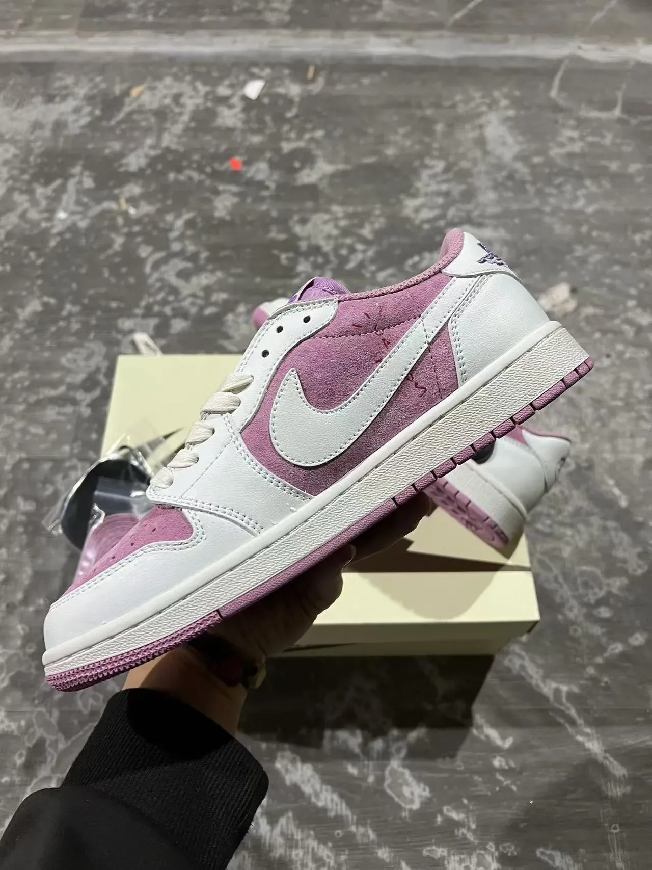 Nike Air Force 1 Low Chaussures Lifestyle Rose et Blanc 5