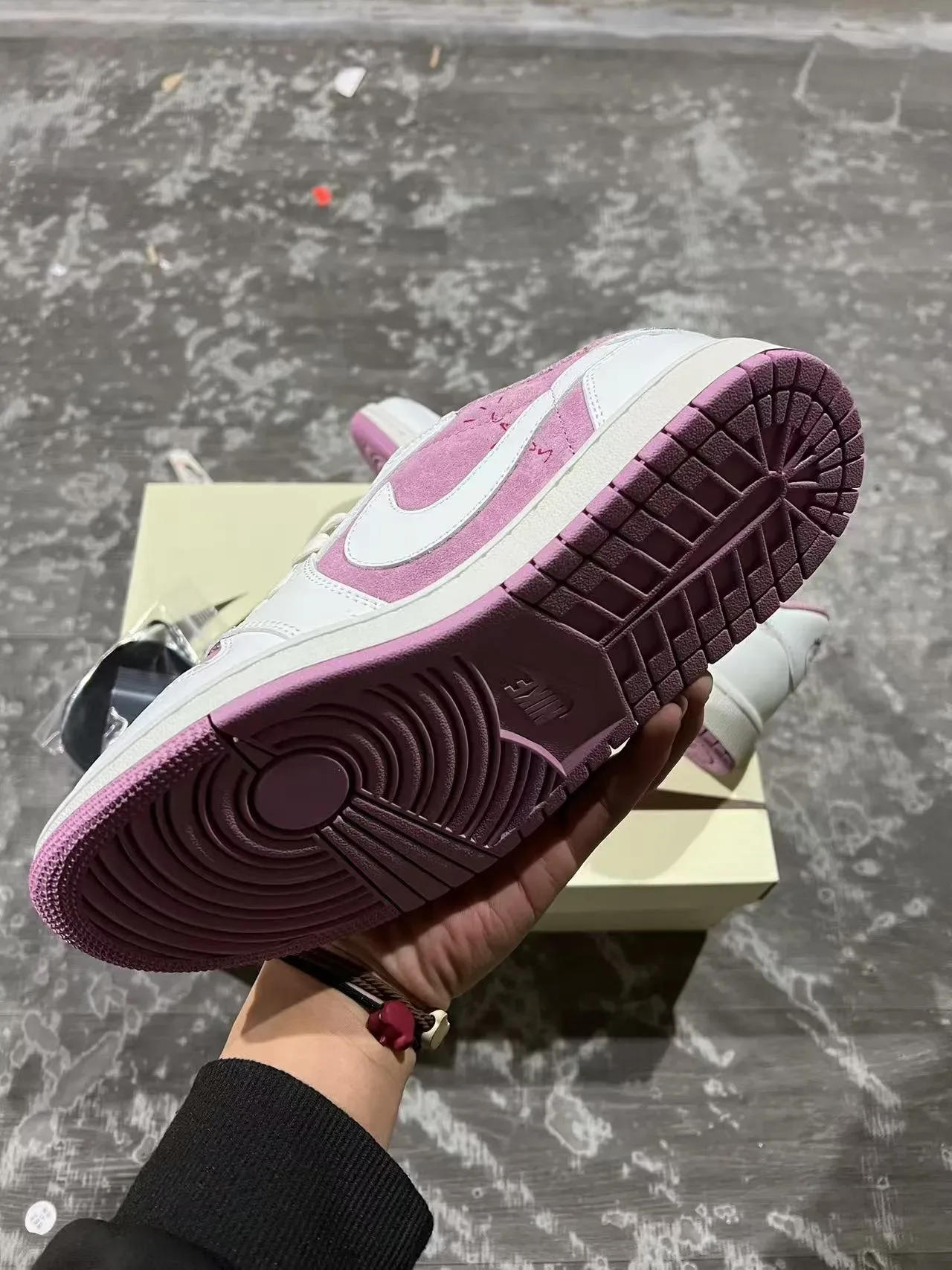 Nike Air Force 1 Low Chaussures Lifestyle Rose et Blanc 6