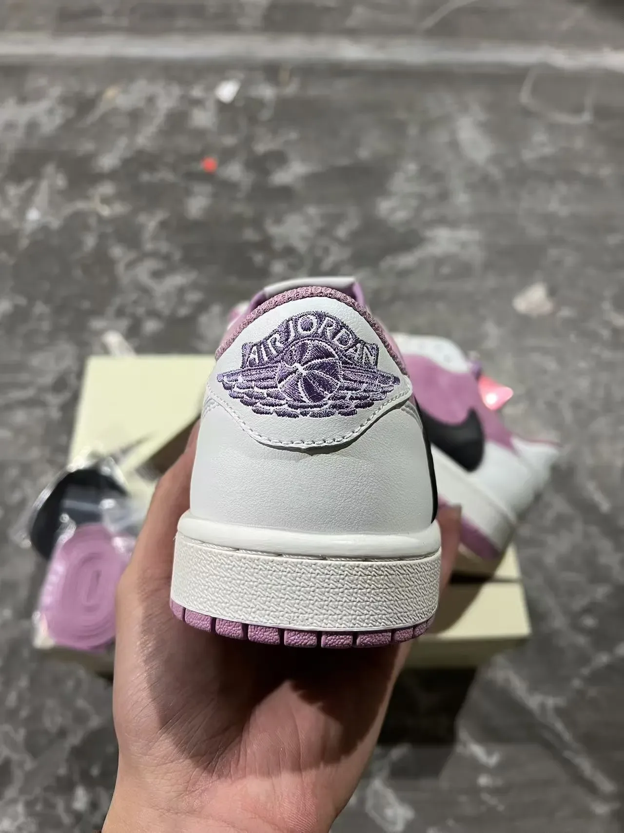 Nike Air Force 1 Low Chaussures Lifestyle Rose et Blanc 8