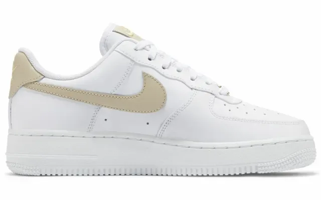 Nike Air Force 1 Blanc et Or Chaussures Lifestyle 2