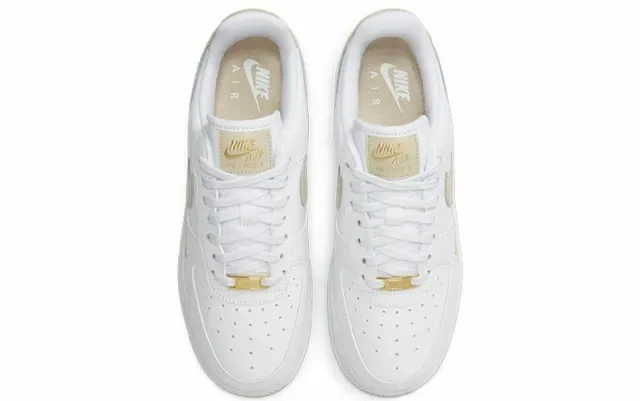 Nike Air Force 1 Blanc et Or Chaussures Lifestyle 5