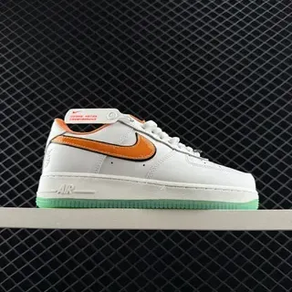 Nike Air Force 1 सफेद नारंगी हरा लाइफस्टाइल स्नीकर्स