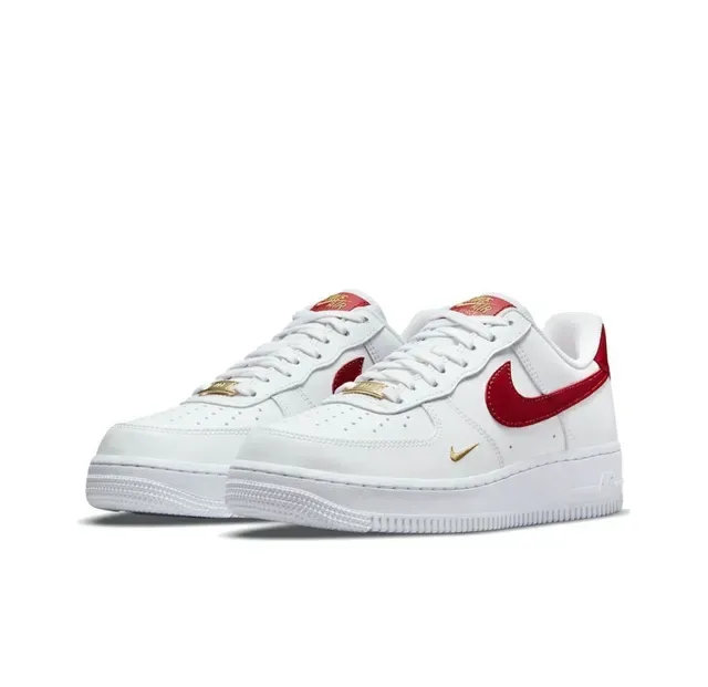 Nike Air Force 1 Blanc Rouge Or baskets lifestyle 3