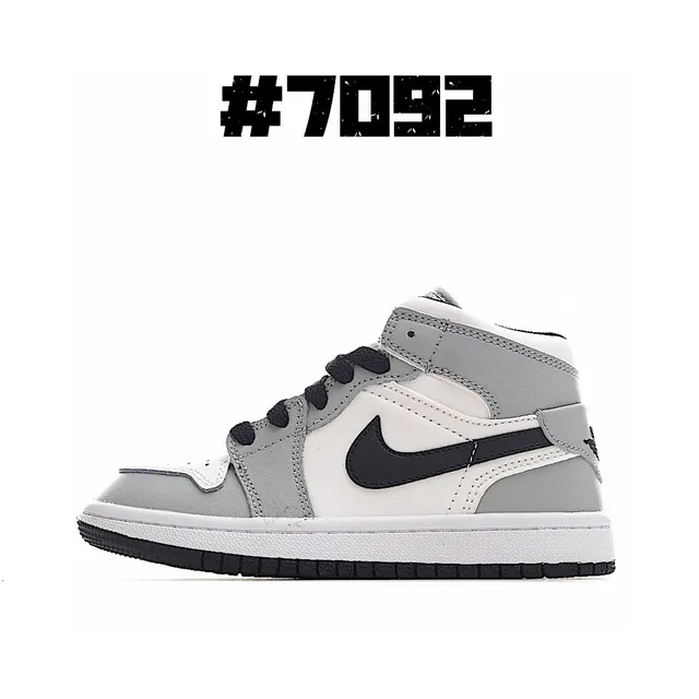 Nike Air Jordan 1 High Black and White Basketball Shoes 5