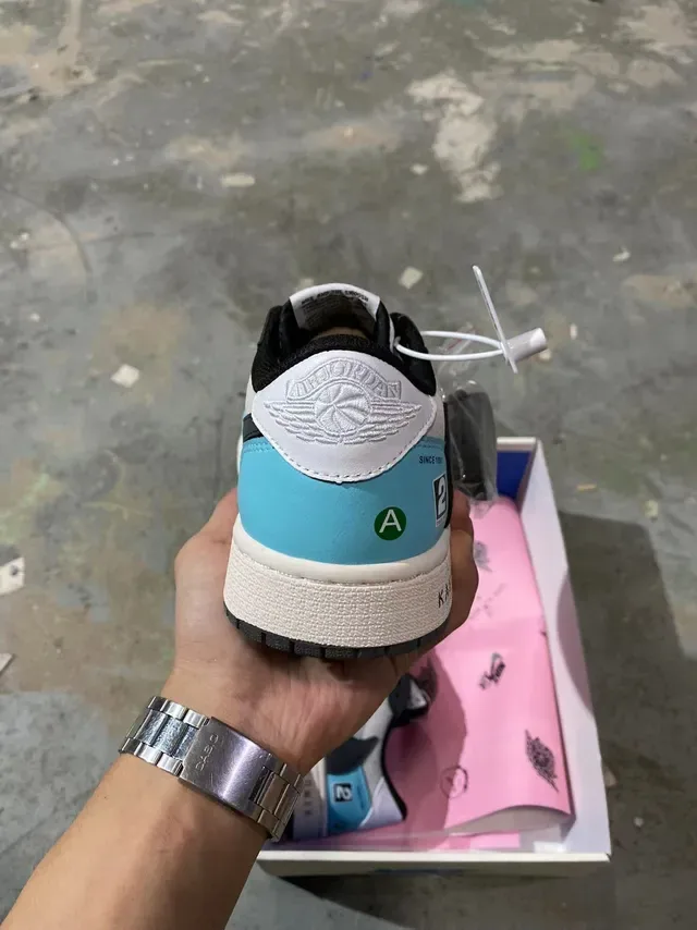 Nike Air Jordan 1 Low Cactus Jack x Travis Scott Cyan Gray Lifestyle Sneakers 6