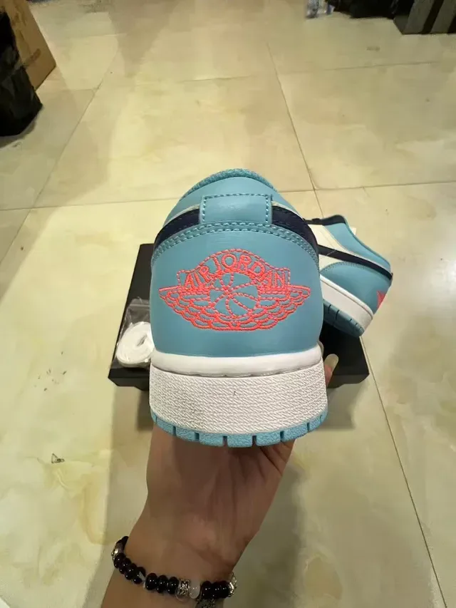 Nike Air Jordan 1 Low bleu clair marine blanc sneakers lifestyle 8