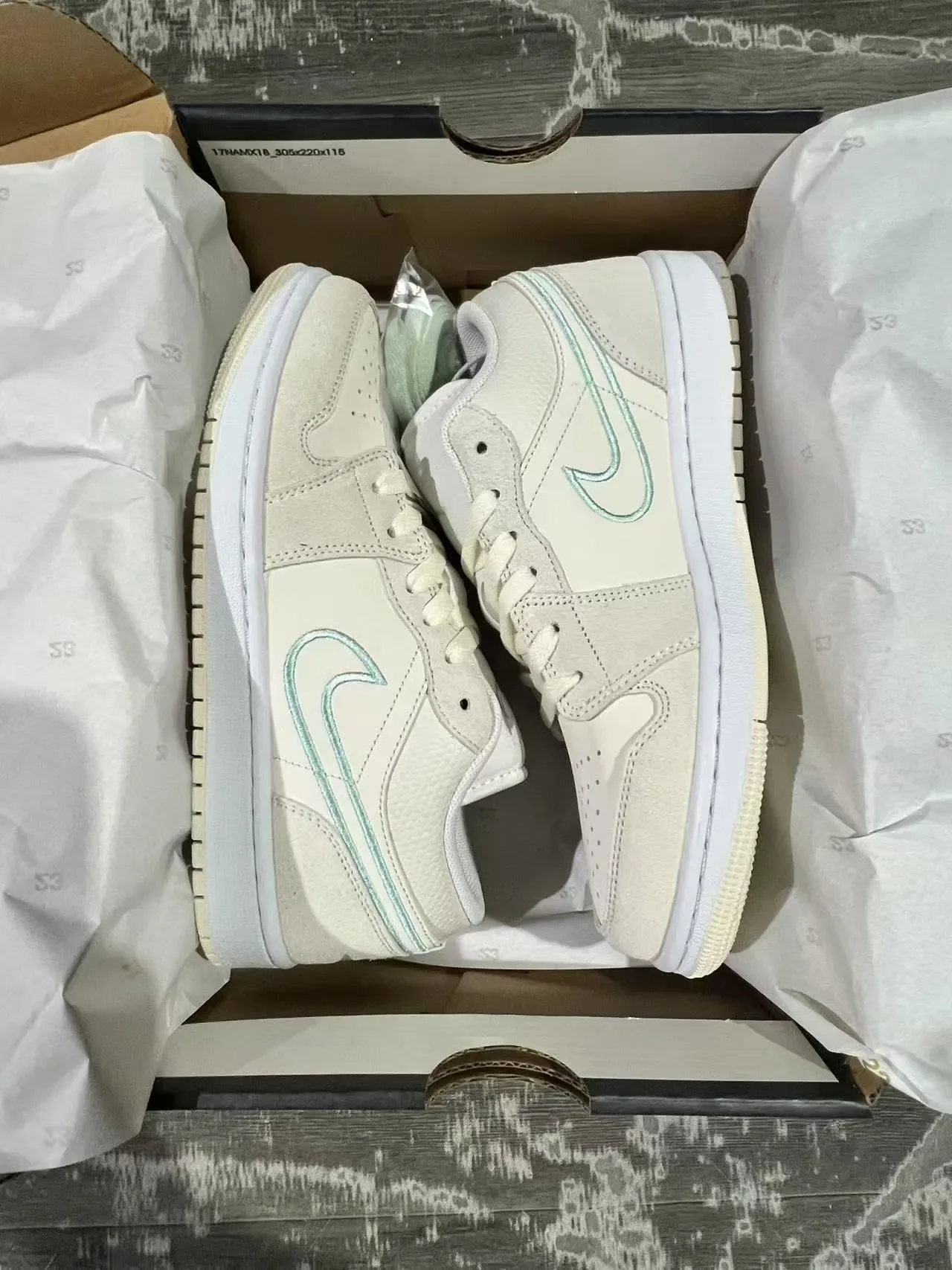 Nike Air Jordan 1 Low Off-White Mint Embroidered Lifestyle Sneakers 9