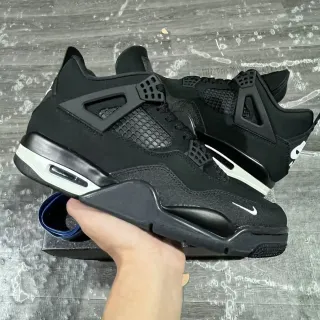 Nike Air Jordan 4 黑白篮球鞋
