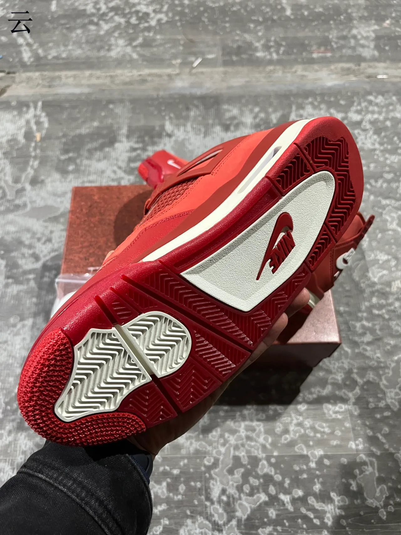 Nike Air Jordan 4 Tênis de Basquete Monocromáticos Vermelhos 9