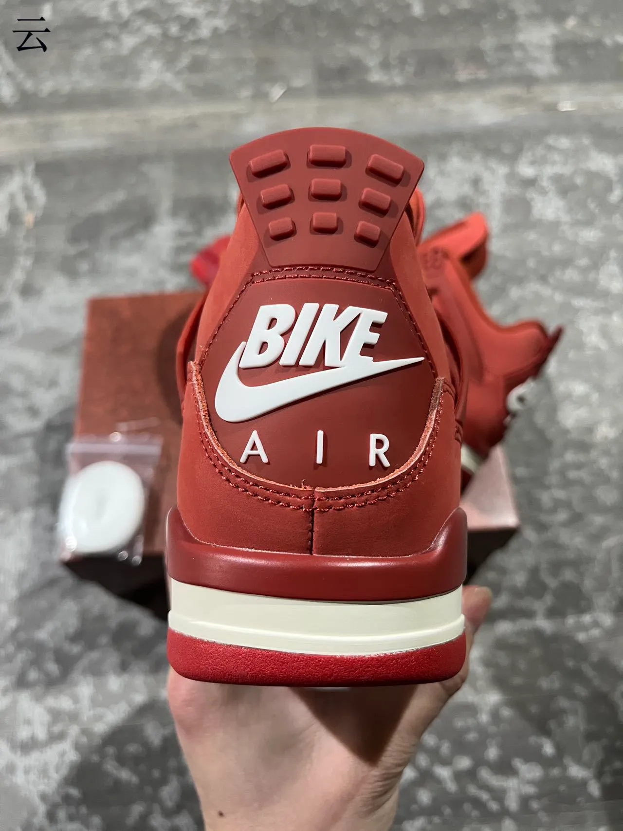 Nike Air Jordan 4 Tênis de Basquete Monocromáticos Vermelhos 11