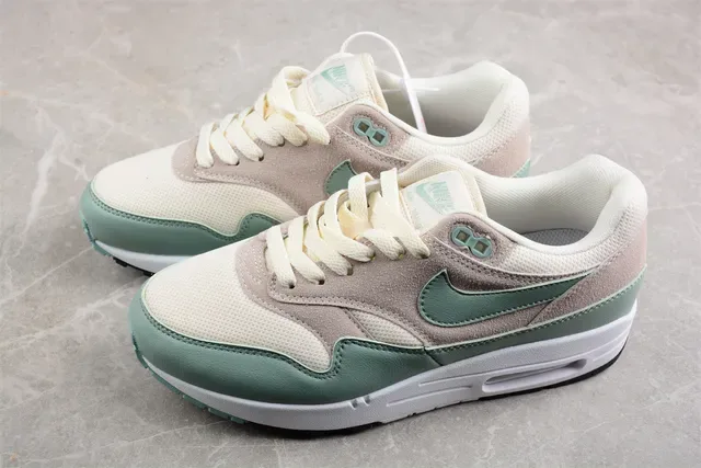Sneakers Lifestyle Nike Air Max 1 Beige et Vert Menthe 3