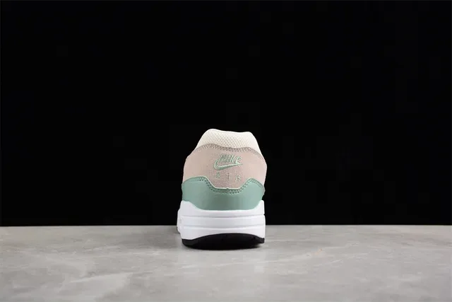 Sneakers Lifestyle Nike Air Max 1 Beige et Vert Menthe 4