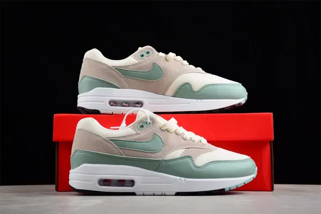 Sneakers Lifestyle Nike Air Max 1 Beige et Vert Menthe 9