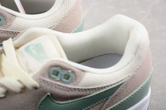 Sneakers Lifestyle Nike Air Max 1 Beige et Vert Menthe 14