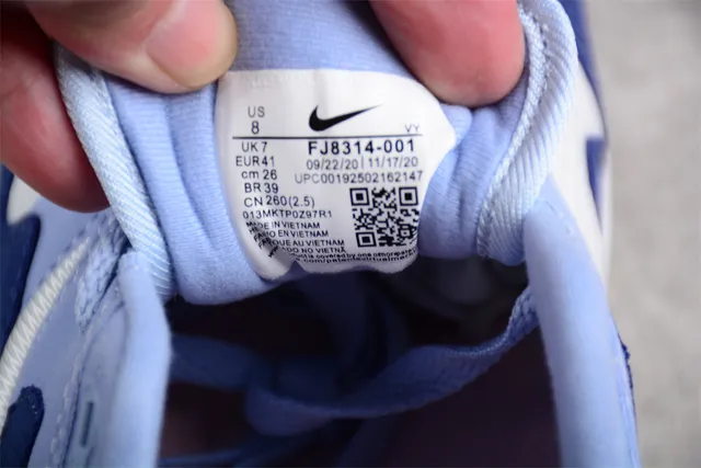 Nike Air Max 1 Light Blue and Navy Lifestyle Sneakers 3