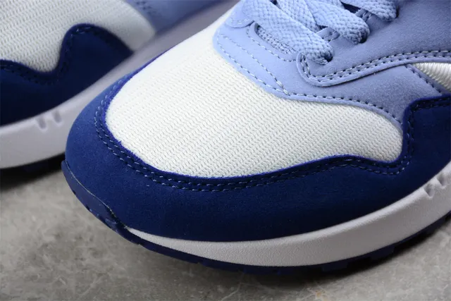 Nike Air Max 1 Light Blue and Navy Lifestyle Sneakers 8