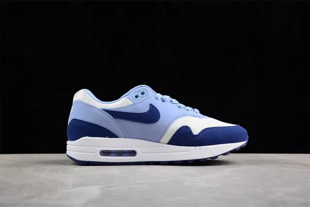 Nike Air Max 1 Light Blue and Navy Lifestyle Sneakers 11