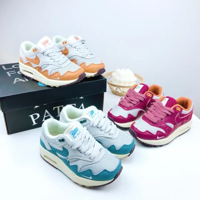 Nike Air Max 1 Light Gray and Teal Lifestyle Sneakers 4