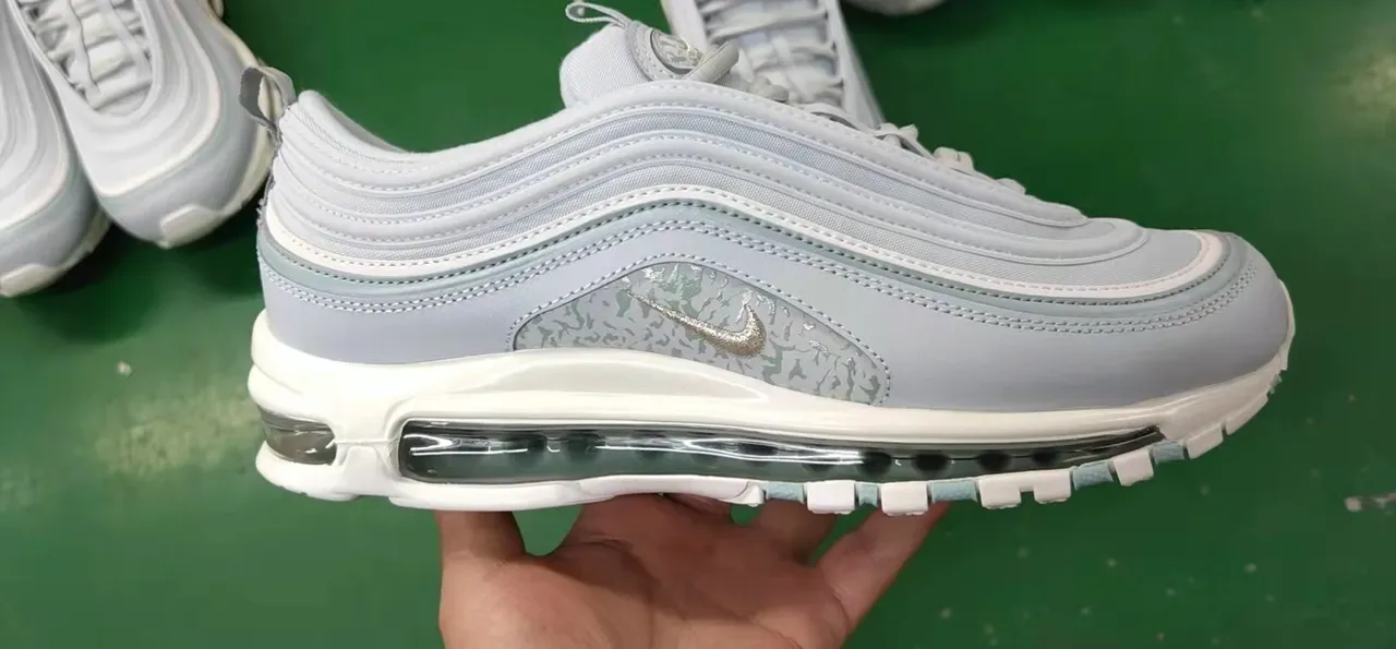 Nike Air Max 97 Pale Ice Blue Chaussures lifestyle 2