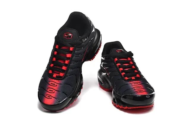 Nike Air Max Plus Light Blue and Black Lifestyle Sneakers 3